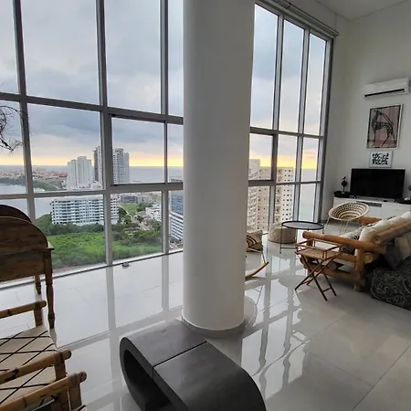 Apartamento Duplex Vista Al Mar Y Centro